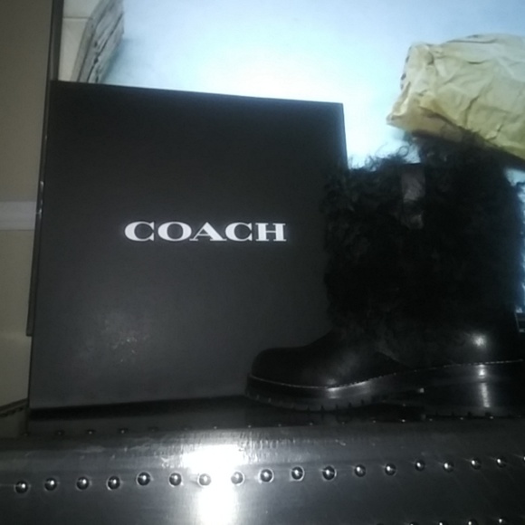 Shoes size 6 - Picture 1 of 1